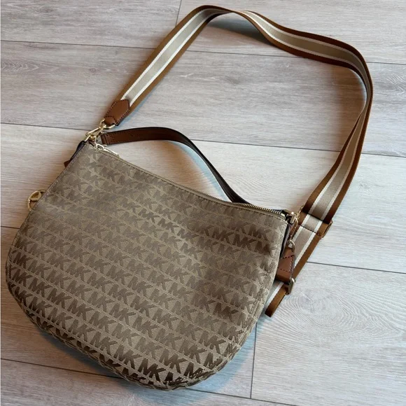 Michael Kors Signature Jacquard Bedford Medium Hobo Shoulder Bag Luggage Purse - Picture 5 of 12